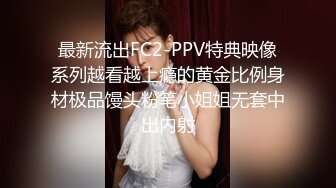 深喉，颜射，我在厕所偷偷抽插表妹女友在客厅看电视，不敢大声呻吟