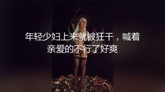 潜入女生宿舍偷拍到的一个圆脸妹子