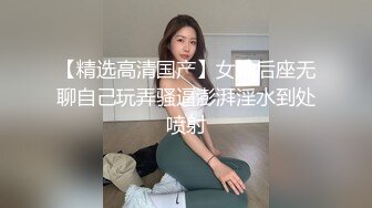 KTV唱歌选了个长发及腰的美女小姐姐,加点钱在包厢就把她拿下