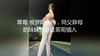  站操高跟白嫩大奶美女，床上后入还让美女嘴里叼着黄瓜，超级精彩！