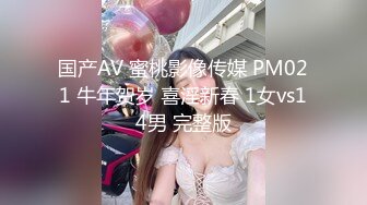  爆乳美娇娘户外勾引散步路人 差点翻车来了很多游客换地继续干