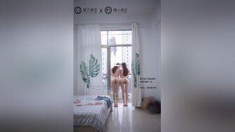 三个小伙轮流操女神级的美少妇❤️疯狂玩4P爽的不得了