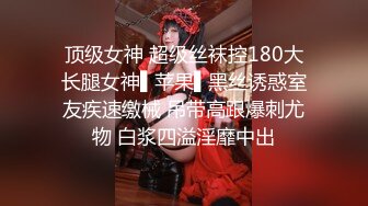  午夜大屌新人颜值不错红唇妹子深夜3P激情大战，轮着口交边上位骑坐抽插边操